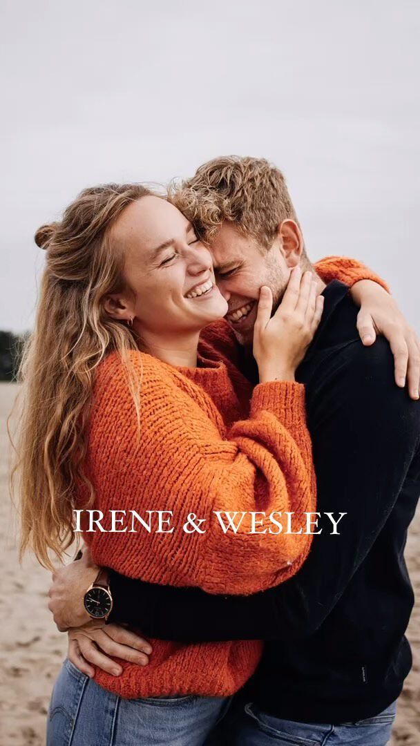 Toen ik zwanger was van Ayla had ik ineens zo veel meer behoefte aan foto’s van Sten en mij samen. Om vast te leggen hoe we samen waren, zonder vader of moeder te zijn. Om vast te leggen hoe gek we samen kunnen doen, hoe we kunnen lachen, hoe blij we met elkaar zijn. Want zulke  beelden van ons samen hebben we dan ook bijna niet - op een paar selfies na. Maar waarom wachten tot je zwanger bent en niet gewoon nu vastleggen hoe jullie samen zijn?  Een maand geleden deed ik dat voor Irene & Wesley - die ik allebei ongeveer 15 jaar geleden leerde kennen op de middelbare school, de eerstgenoemde vanaf de brugklas al een van mijn beste vriendinnen is en ik van dichtbij heb mogen meemaken hoe zij later een relatie kregen. Zo leuk om dit voor hen te mogen vastleggen!  #loveshoot #reeuwijkseplassen #fotograafvessem #fotograafgouda #gezinsfotograaf #reeuwijkshout #strandshoot #beachshoot #fotograafeindhoven